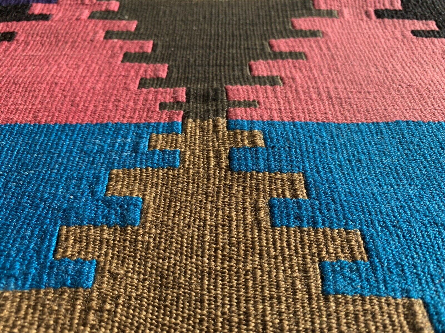 Traditional Turkish Kilim Rug, Vintage Wool Country Kilim 126X98 Cm